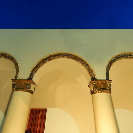 Grandiose Santorini 2 Bedrooms Erza With Spacious Terrace Featuring Outdoor Hot Tub וילה *