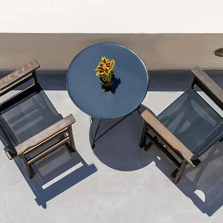Grandiose Santorini 2 Bedrooms Erza With Spacious Terrace Featuring Outdoor Hot Tub Pýrgos