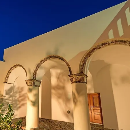 Grandiose Santorini 2 Bedrooms Erza With Spacious Terrace Featuring Outdoor Hot Tub וילה Pýrgos