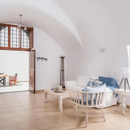 וילה Grandiose Santorini 2 Bedrooms Erza With Spacious Terrace Featuring Outdoor Hot Tub *