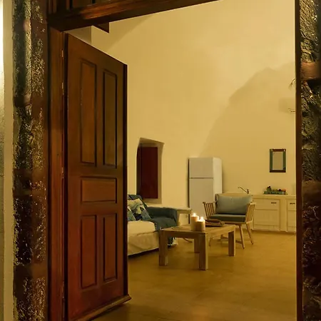 Grandiose Santorini 2 Bedrooms Erza With Spacious Terrace Featuring Outdoor Hot Tub וילה *