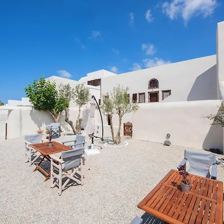 Grandiose Santorini 2 Bedrooms Erza With Spacious Terrace Featuring Outdoor Hot Tub וילה