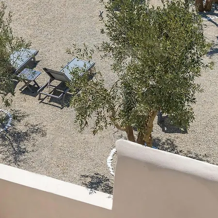 Grandiose Santorini 2 Bedrooms Erza With Spacious Terrace Featuring Outdoor Hot Tub